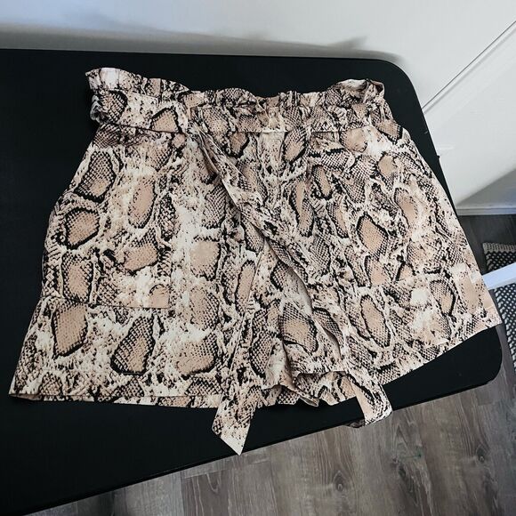 Women's Snakeskin Print Paper Bag Shorts Tie Waist and Side & Back trendy bold - Picture 6 of 9
